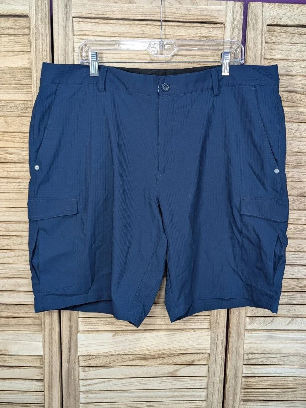 Under Armour Men's Navy Cargo Shorts Size 40